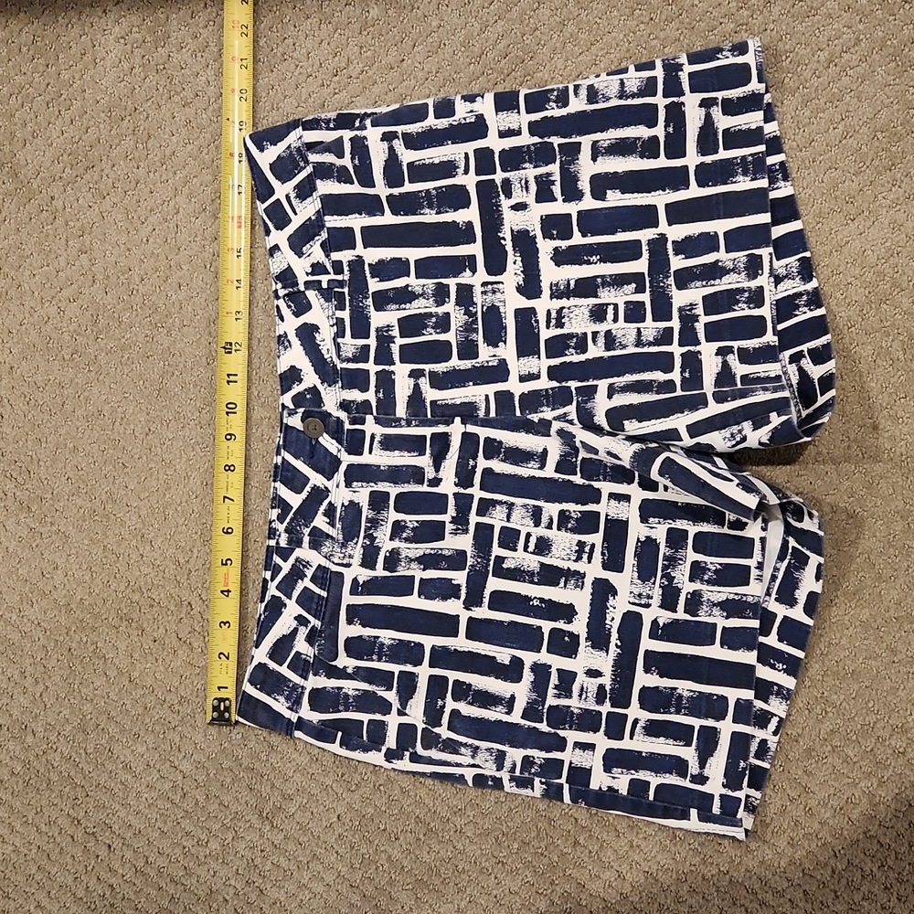 NEW The Limited ladies shorts. Sz 16 NEW